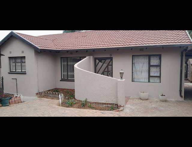 6 BEDROOM HOUSE FOR SALE IN NORKEM PARK